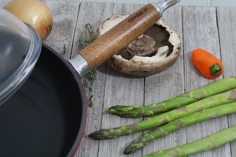 Chasseur French Enameled Cast Iron Fry Pan with Wood Handle and Glass Lid, 11-inch, Red