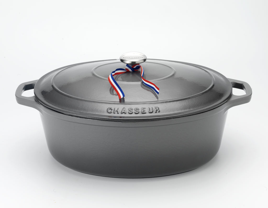 Chasseur French Enameled Cast Iron Oval Dutch Oven, 6-quart, Caviar Grey