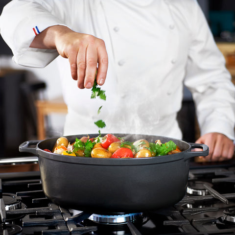 Chasseur French Enameled Cast Iron Oval Dutch Oven, 6-quart, Caviar Grey