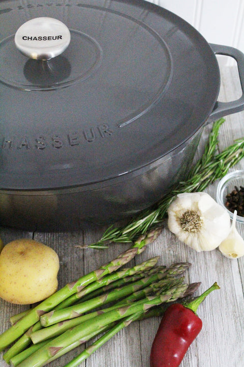 Chasseur French Enameled Cast Iron Oval Dutch Oven, 6-quart, Caviar Grey
