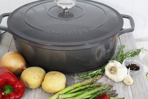 Chasseur French Enameled Cast Iron Oval Dutch Oven, 6-quart, Caviar Grey