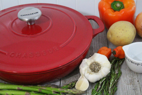 Chasseur French Enameled Cast Iron Braiser with Lid, 1.8-quart, Red